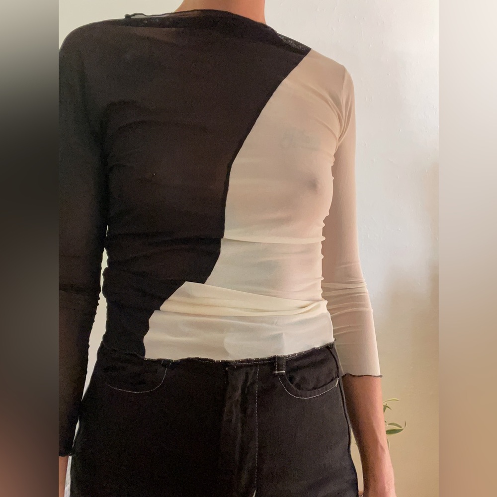 NIN Studio Swirl Top White / Black long sleeve top size Small
